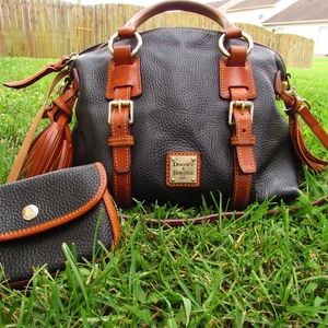 Dooney & Bourke Satchel Black/Brown